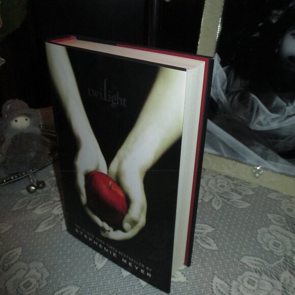 Twilight Box Set/Hardcover - Picture 7 of 14